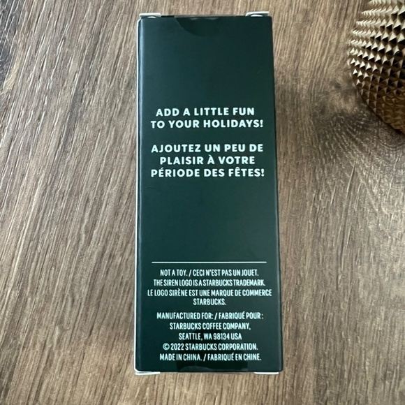 Starbucks Holiday Gold Metallic Venti Cup & Ornament Keychain Limited Edition - Picture 7 of 8